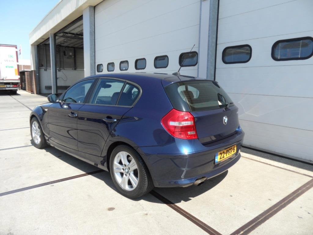 BMW 1-serie 116i EffDyn. Ed. Business Line Ultimate Edition, 1-Serie, Achterwielaandrijving, 4 cilinders, 122 pk