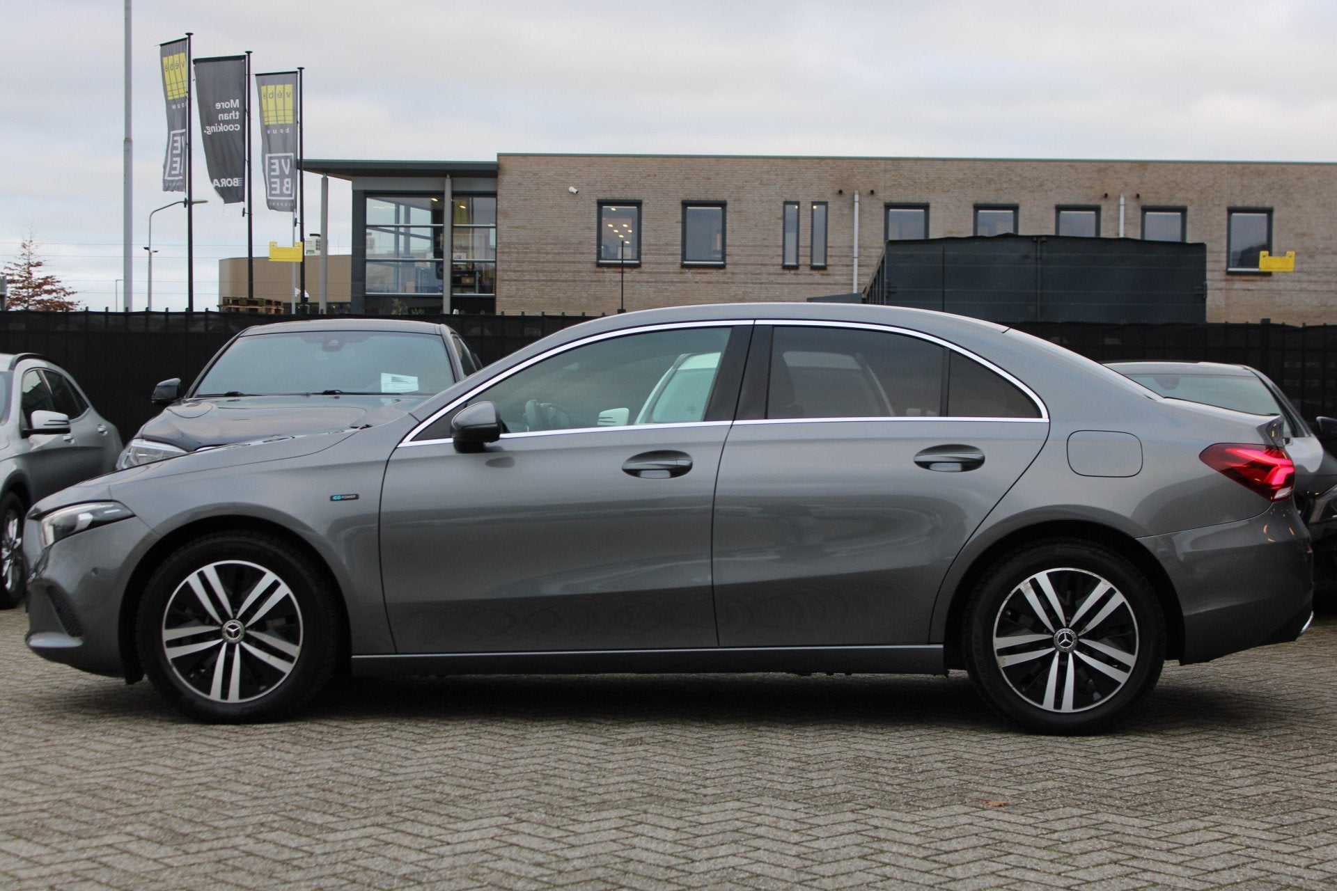 Mercedes-Benz A-Klasse 250e AUT8 Premium LEDER CARPLAY WIDES, Gebruikt, 4 cilinders, Automatische klimaatregeling, Bedrijf