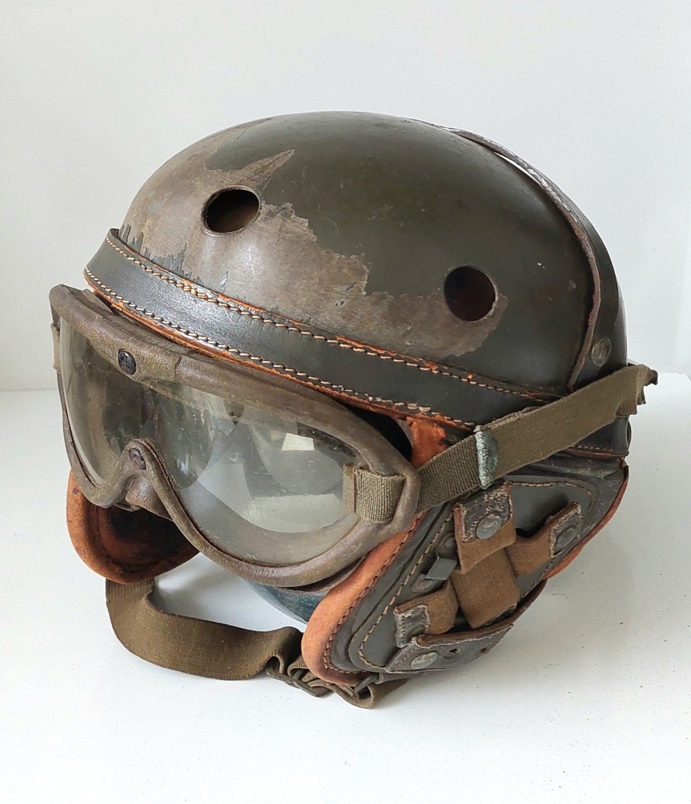 Oude Militaire Tankhelm Tank Helm Leger

Oude tankhelm en br, Verzenden, Landmacht