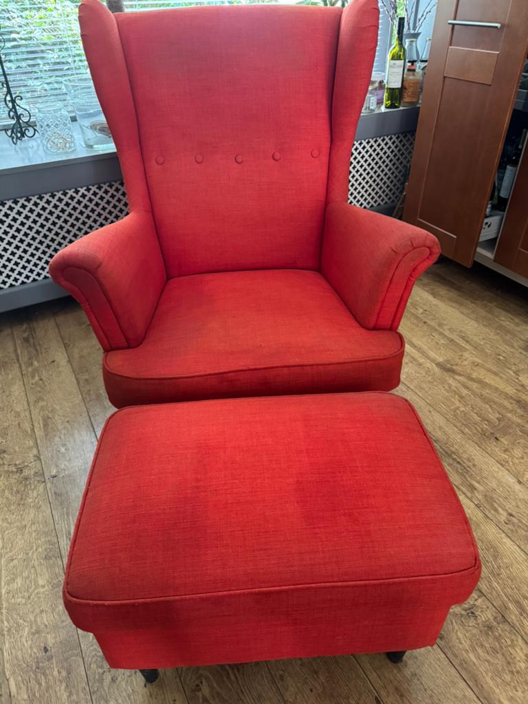 Ikea strandmom oorfauteuil rood inclusief voetenbank, Huis en Inrichting, Fauteuils, Ophalen, Gebruikt, 75 tot 100 cm, Stof