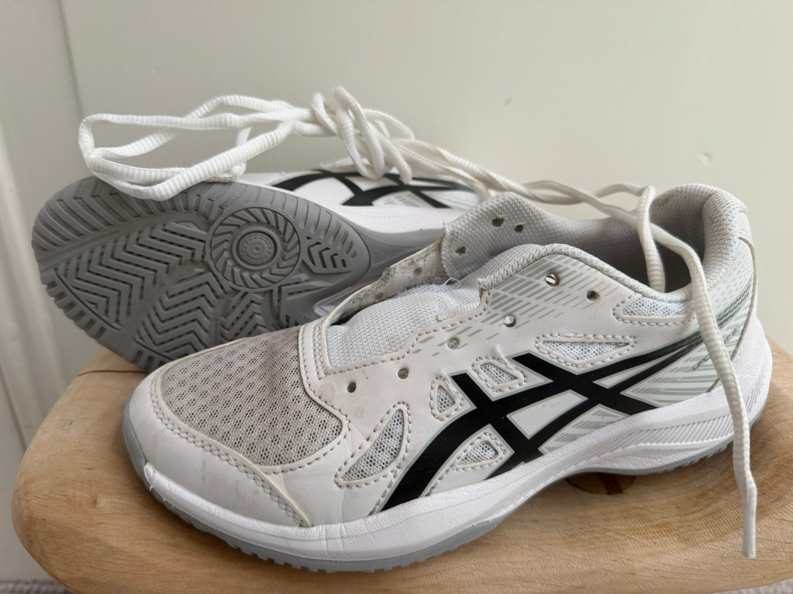 Asics zaal hockeyschoenen, Sport en Fitness, Ophalen of Verzenden, Zo goed als nieuw, Schoenen