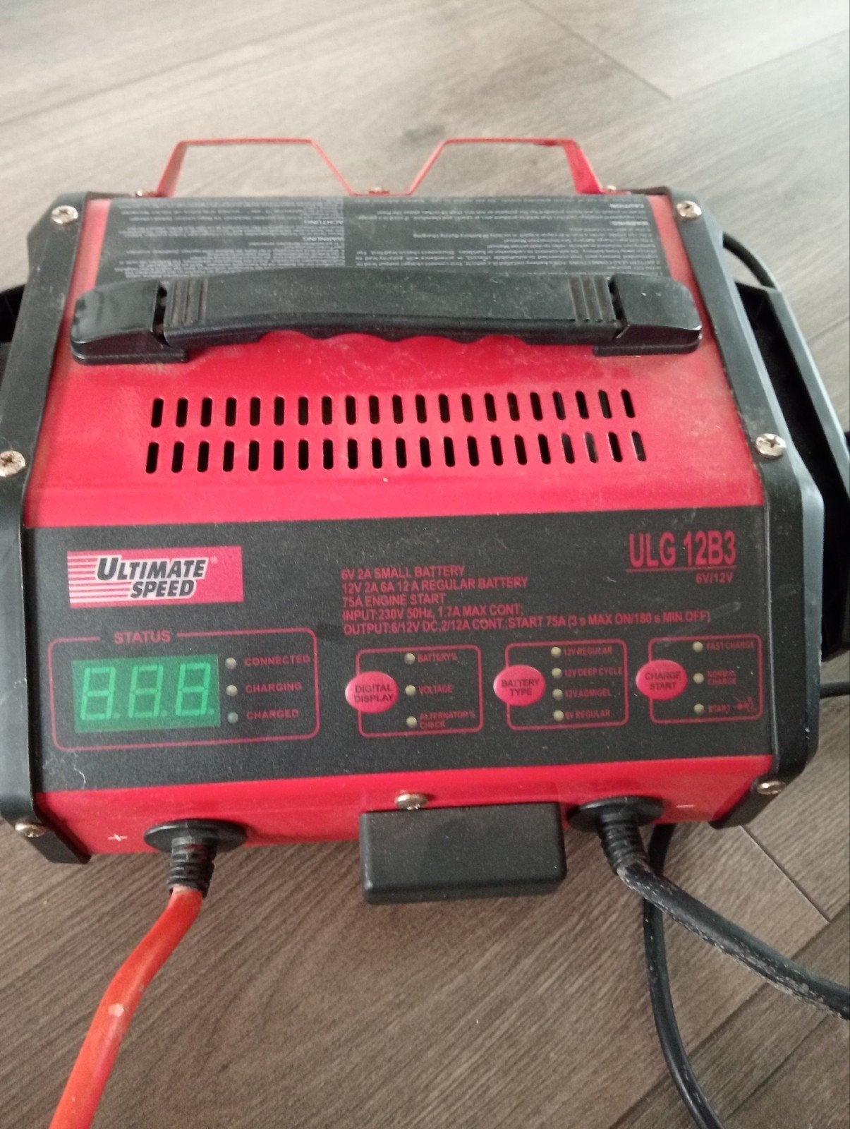 Ultimate Speed Acculader ULG 12B3, Ophalen of Verzenden, Gebruikt