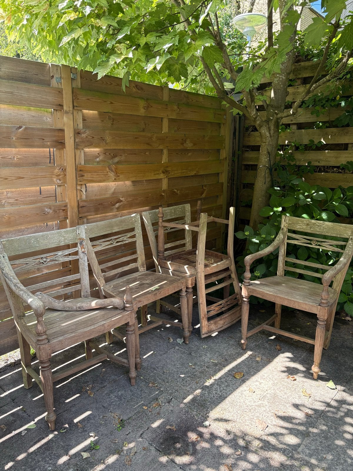 GRATIS OP TE HALEN: Set van 5 teakhouten stoelen, Antiek en Kunst, Antiek | Meubels | Stoelen en Banken, Ophalen