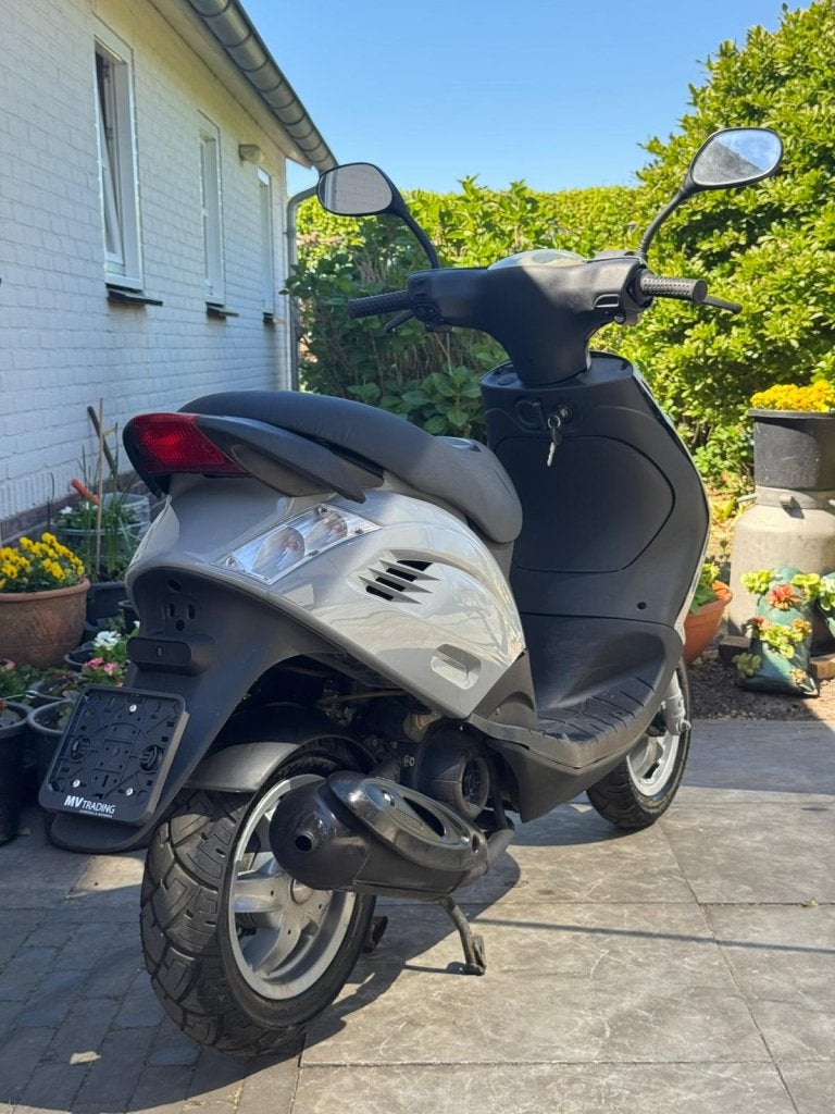 ️Piaggio zip 2 takt 50cc SP-Line Nardo Grijs nieuwstaat️, Fietsen en Brommers, Scooters | Piaggio, Niet ingevuld, Niet ingevuld