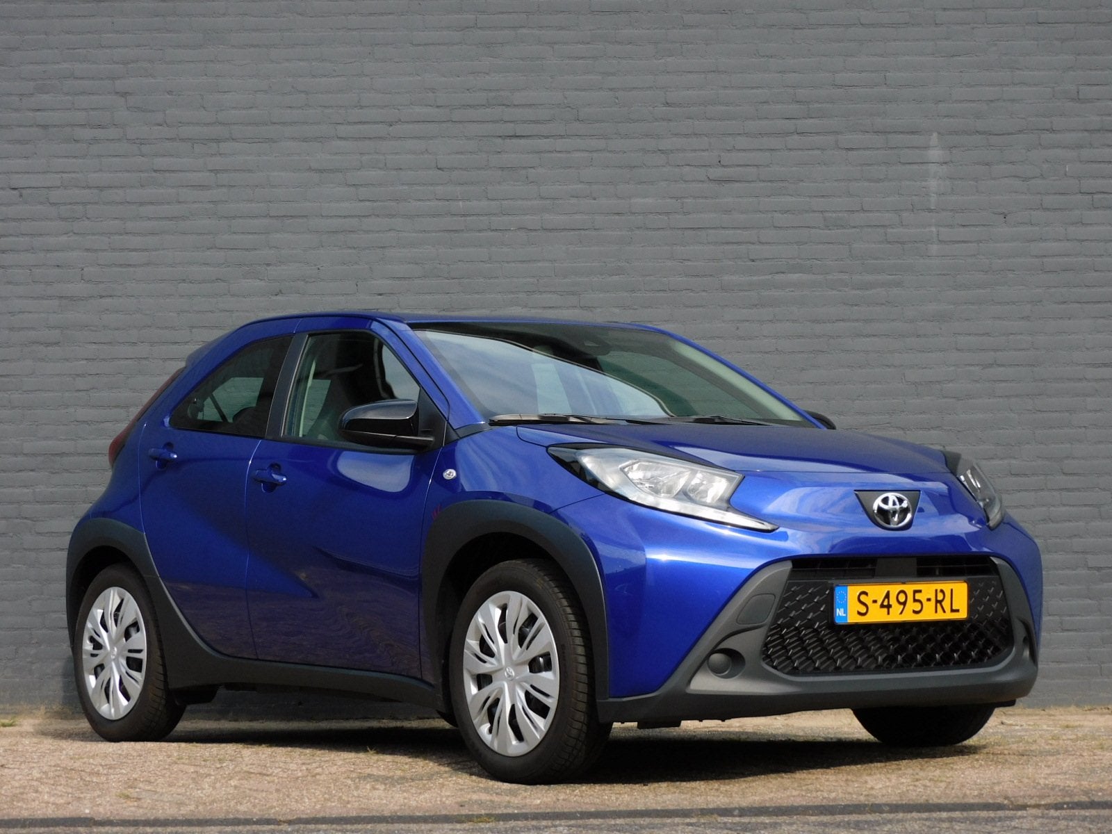 Toyota Aygo X 1.0 VVT-i MT Play CARPLAY/ANDROID! CAMERA! BLU, Dealer onderhouden, Stof, Gebruikt, 920 kg