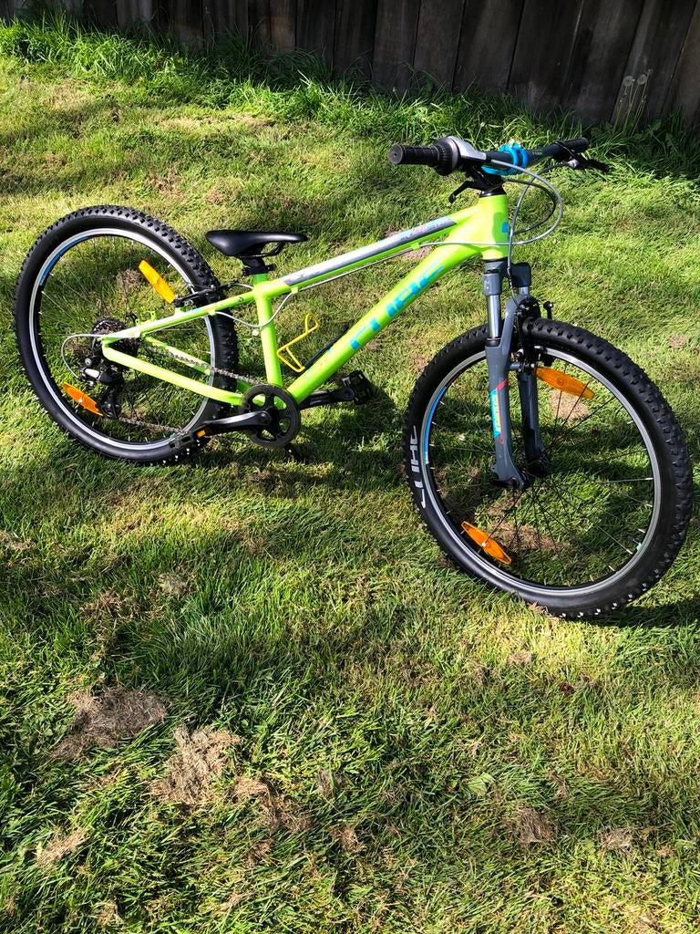 Cube 240, 24 inch., Ophalen, 24 inch of meer, Gebruikt, Velgrem