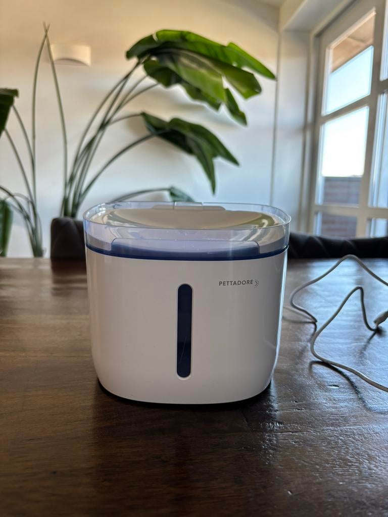 Pettadore Hydrate compact Smart drinkfontein, Ophalen of Verzenden, Zo goed als nieuw