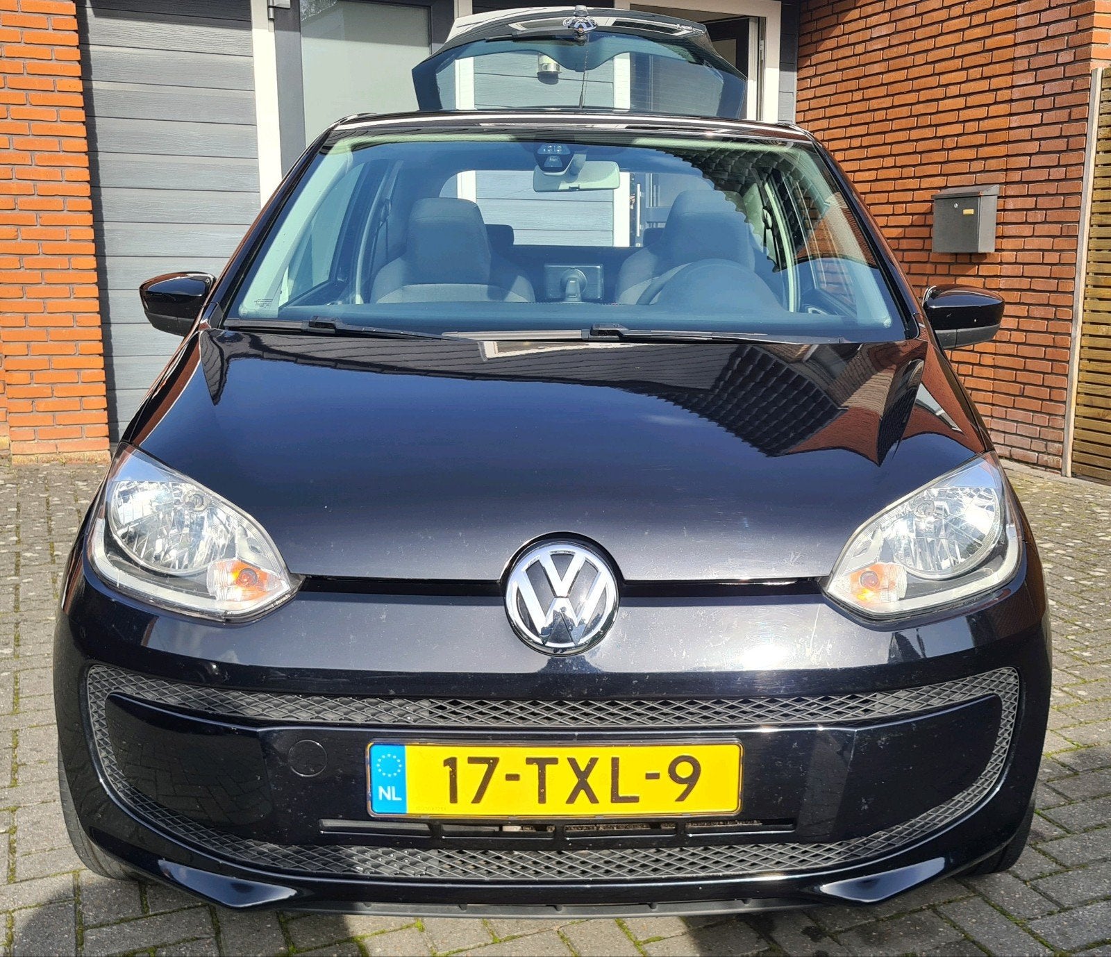 Volkswagen up! 1.0 44KW 2012 Zwart, Auto's, Voorwielaandrijving, Euro 5, Stof, Up!