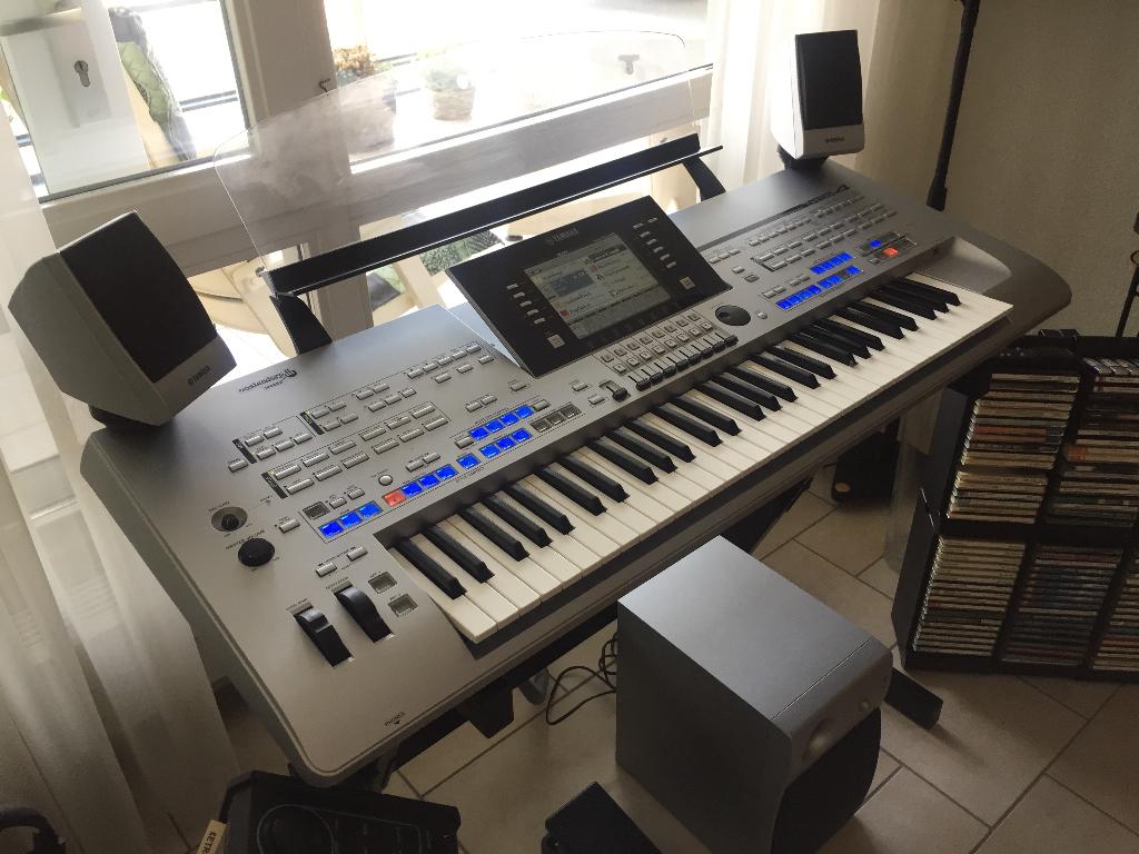 Yamaha Tyros 4 XL + Lichtgewicht koffers, Ophalen, Yamaha, Midi-aansluiting, 61 toetsen