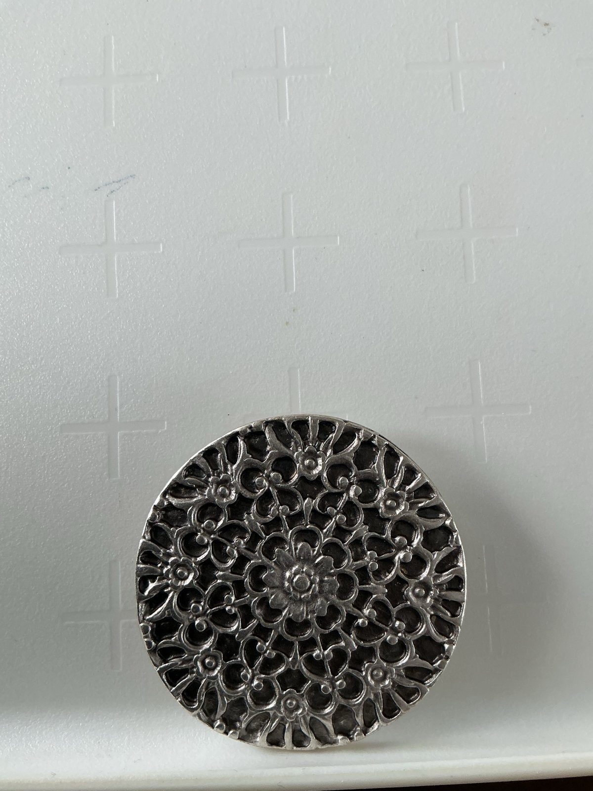 Zamak Broche met gedetailleerd bloemmotief, Overige materialen, 4 tot 7 cm, Nieuw, Ophalen of Verzenden
