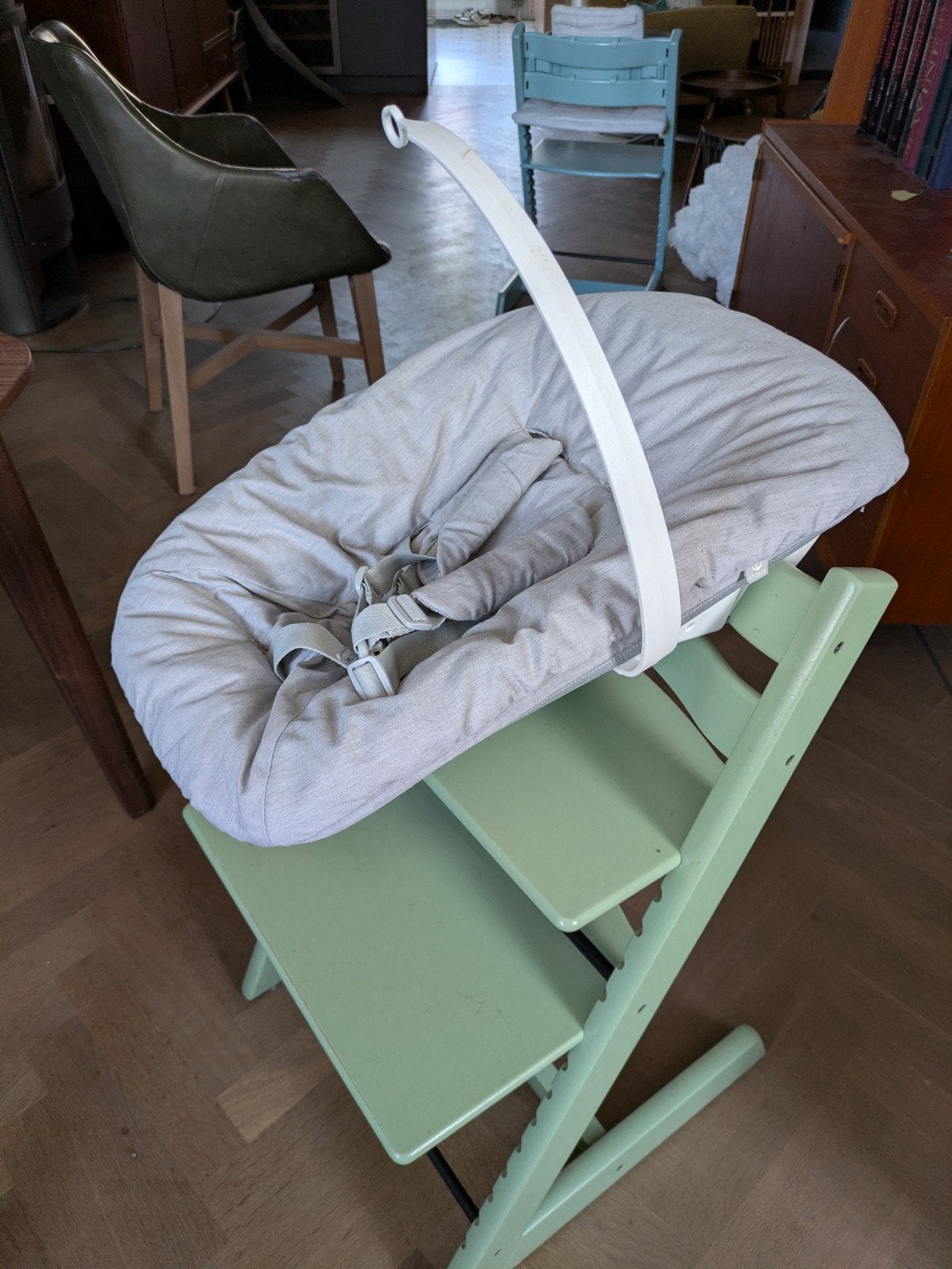 New Born set met doos en boekjes, zonder de stoel, Ophalen, Zo goed als nieuw, Meegroeistoel