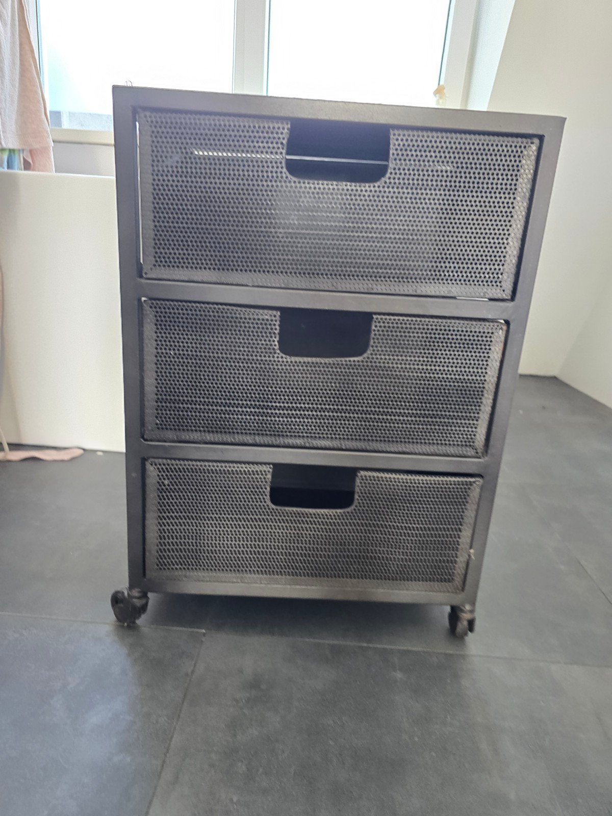 Metalen kastje 1,5 jaar oud leen bakker, Minder dan 50 cm, Ophalen of Verzenden, Zo goed als nieuw, Minder dan 100 cm