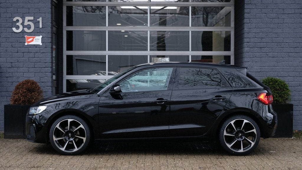 Audi A1 SPORTBACK 30 TFSI S Line edition one S-Line, Auto's, Audi, Automatische klimaatregeling, 116 pk, Zwart, Bedrijf