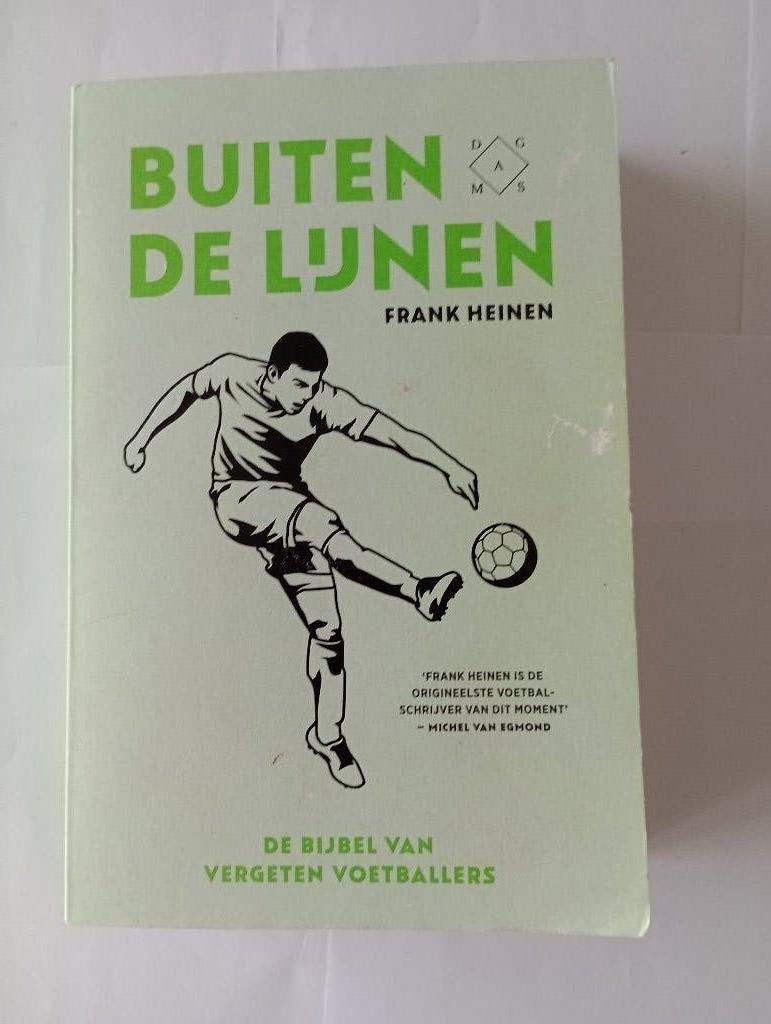 Buiten de lijnen De bijbel v vergeten voetballers F. Heinen, Boeken, Ophalen of Verzenden, Zo goed als nieuw, Balsport, Frank Heinen