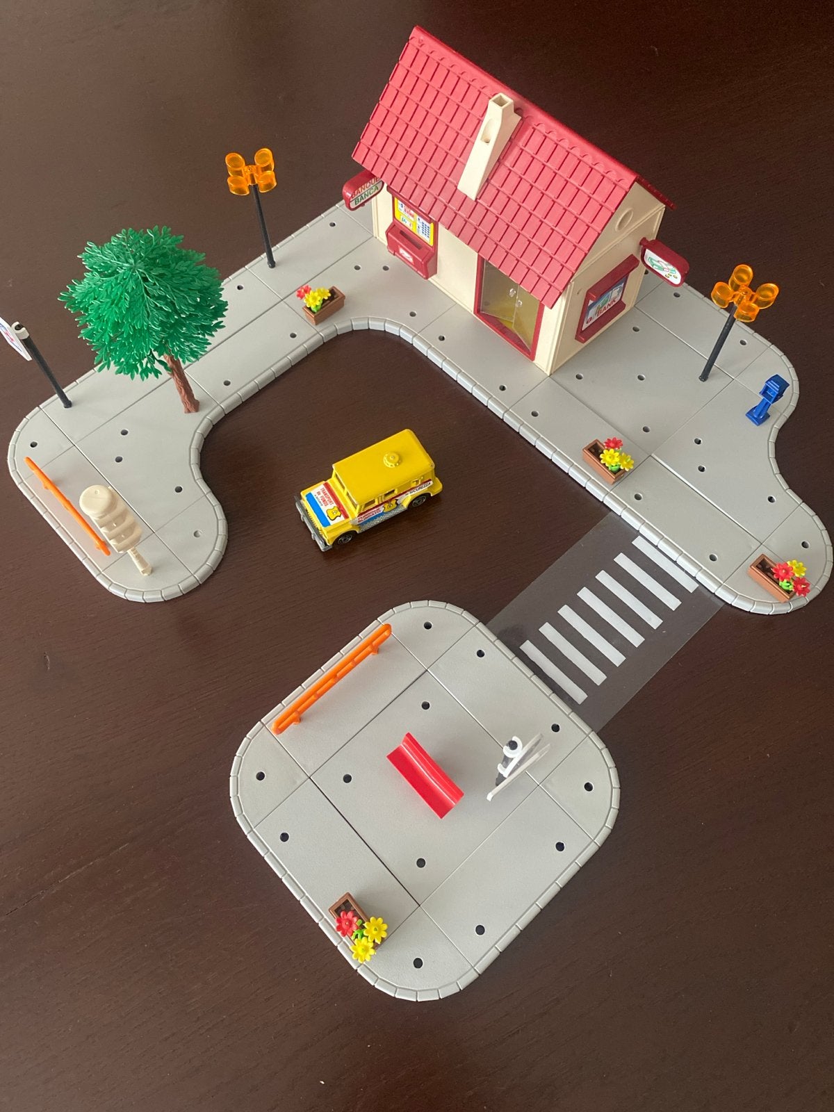 Majokit Majorette 724 speelset met huis en auto, Kinderen en Baby's, Ophalen of Verzenden, Gebruikt, Overige merken