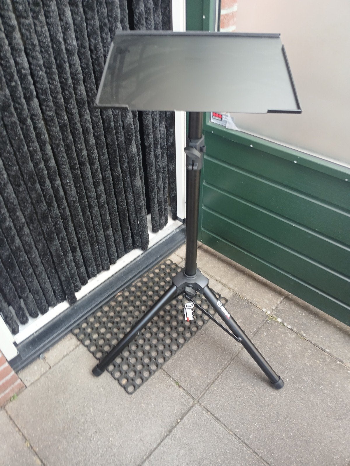 Adam Hall laptop standaard met statief, Ophalen