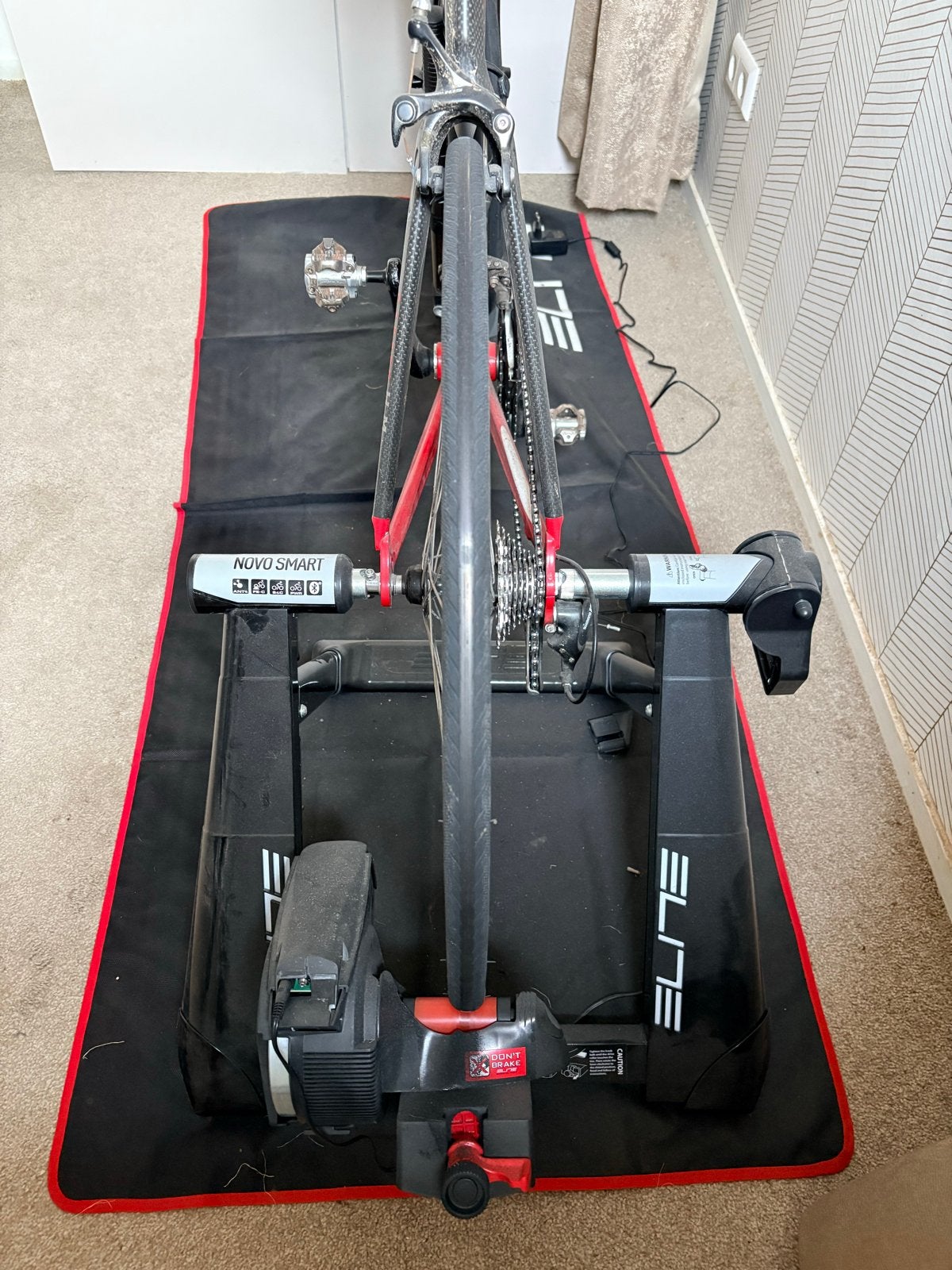 Elite Novo Smart hometrainer, Ophalen, Zo goed als nieuw, Aluminium, Hometrainer