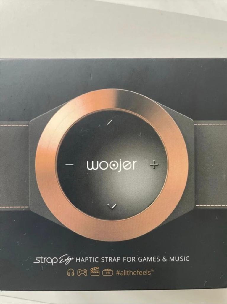 Woojer Edge Haptic Strap voor games en muziek, Spelcomputers en Games, Spelcomputers | Overige Accessoires, Zo goed als nieuw