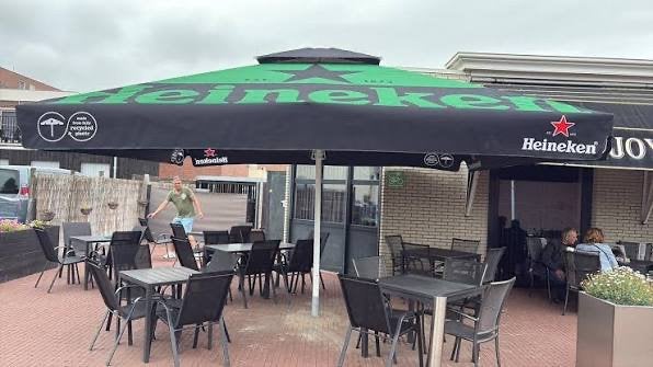 Gezocht: grote horeca parasol, Ophalen, Meer dan 4 meter