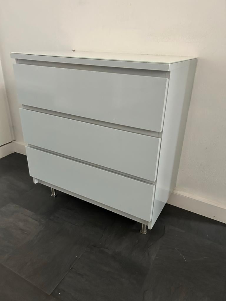 IKEA Malm ladekast met 3 lades en glasplaat - Grijs, Huis en Inrichting, Kasten | Ladekasten, 3 of 4 laden, Ophalen, Zo goed als nieuw