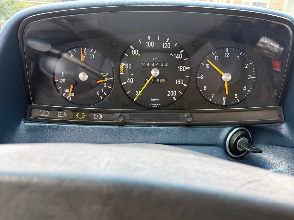 Mercedes-Benz 200-Serie 2.5 250 AUT 1984 Grijs, foto 10