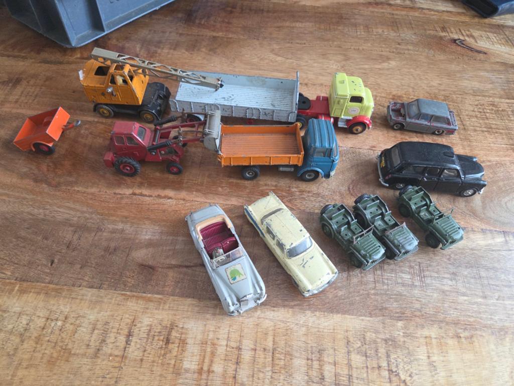 Lotje vintage Dinky Toys made in England., Ophalen, Gebruikt, Auto, .