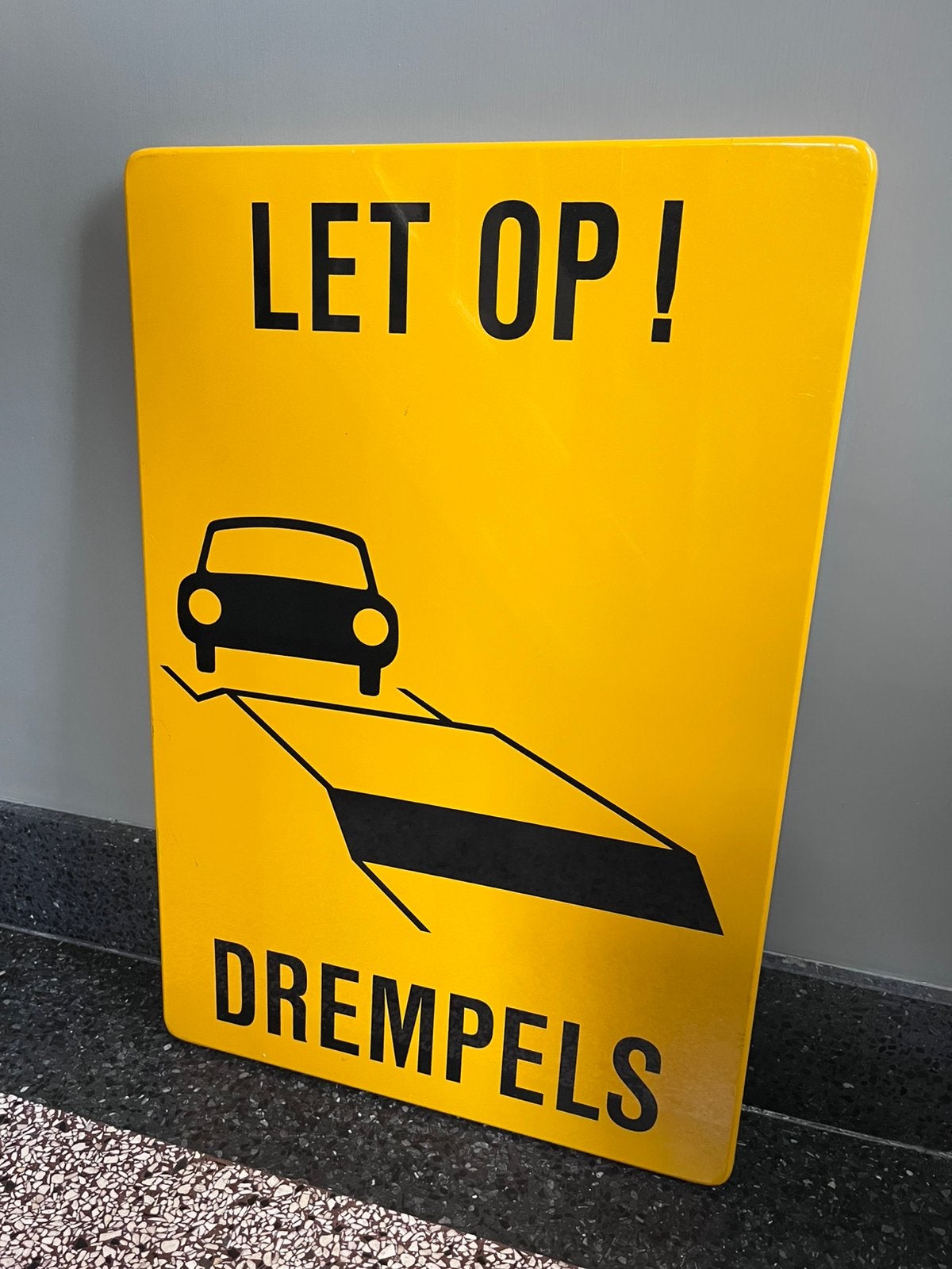 Vintage verkeersbord ‘ let op drempels ‘, Verzamelen, Ophalen, Huis en Inrichting