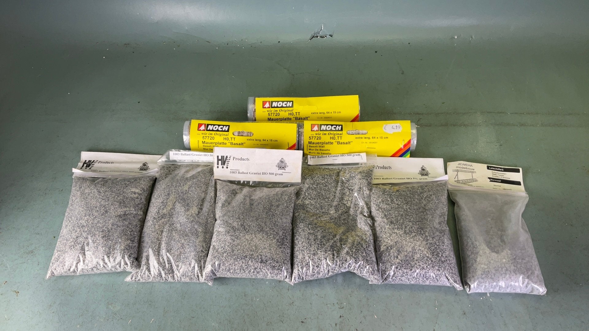 Spoor ho : HV ballast , 1 leisteen stroogoed, Noch muurplaat, Hobby en Vrije tijd, Modeltreinen | H0, Overige merken, Natuur, Gelijkstroom of Wisselstroom
