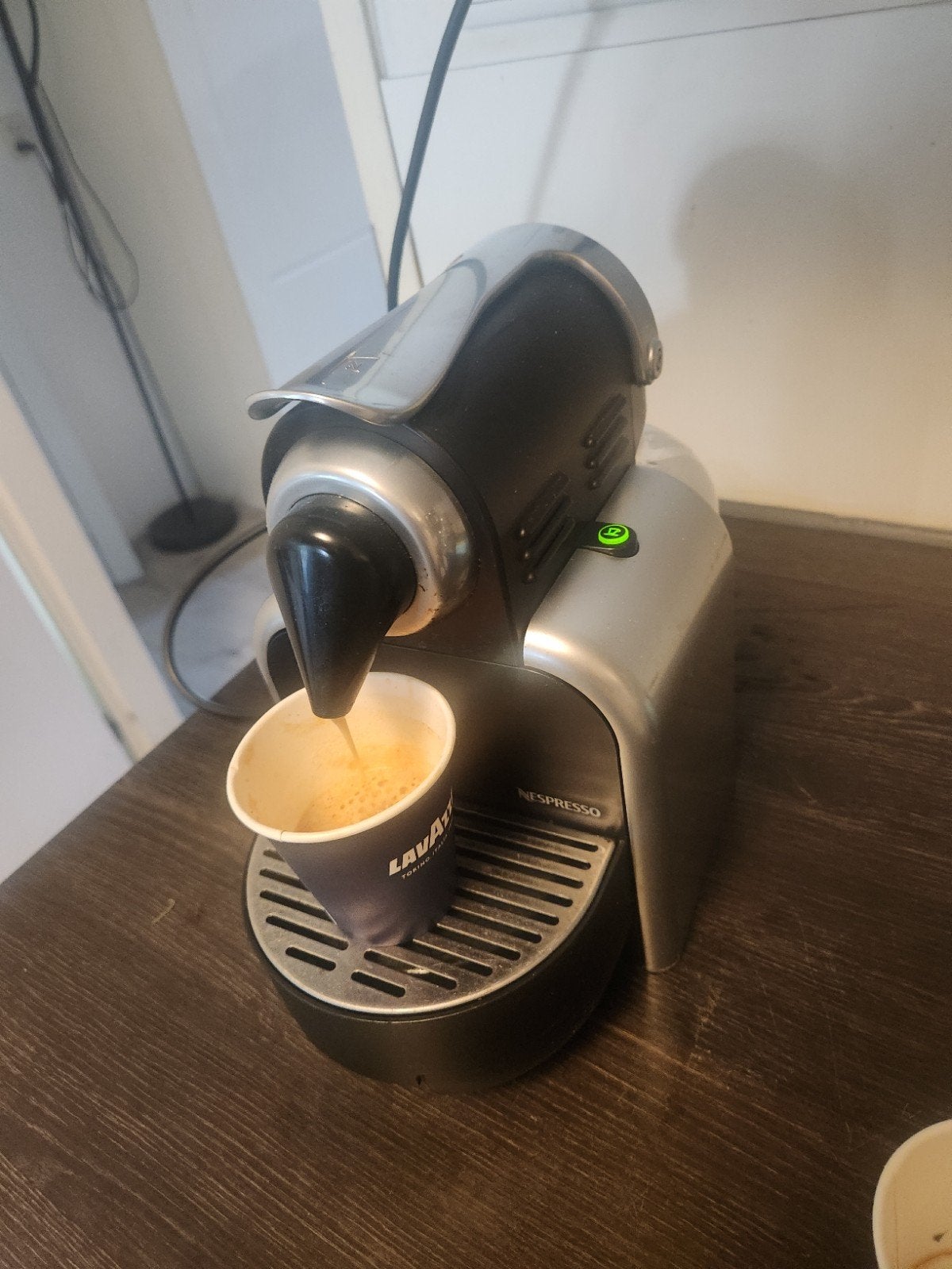Nespresso Magimix Inissia Koffiezetapparaat Zilver, Espresso apparaat, Ophalen of Verzenden, Zo goed als nieuw, 1 kopje