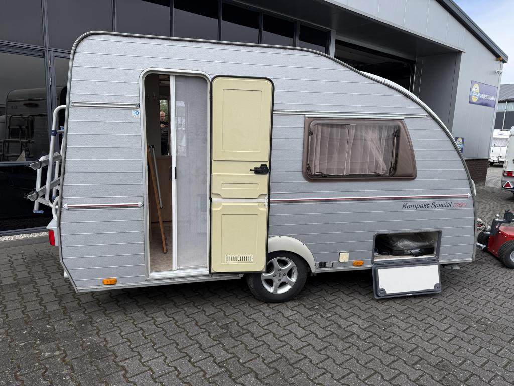 Kip Kompakt Special 37 EKV Langslaper + WC 680KG Leeg BJ2003, Standaardzit, Kip, Tot en met 2, Bedrijf