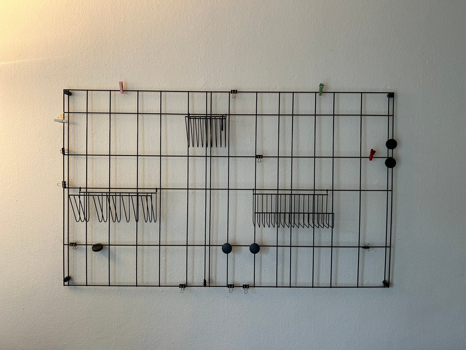 Rek voor aan de muur, Ophalen, Kooi, 60 tot 90 cm, Zo goed als nieuw