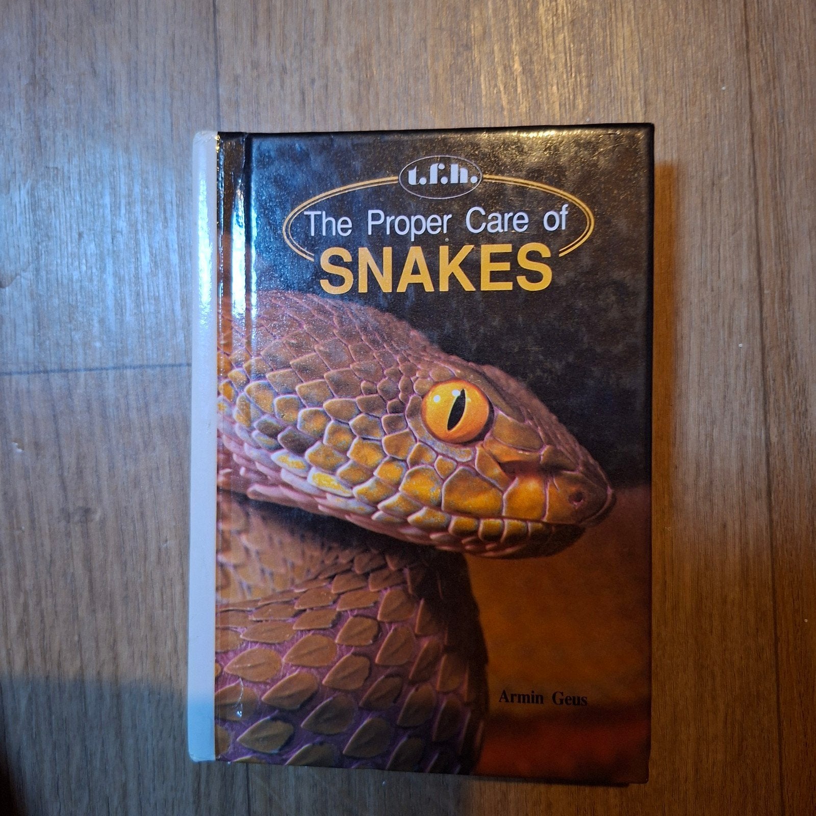 Het juiste verzorgen van slangen - Boek, Boeken, Ophalen of Verzenden, Gelezen, Reptielen of Amfibieën, Armin Geus