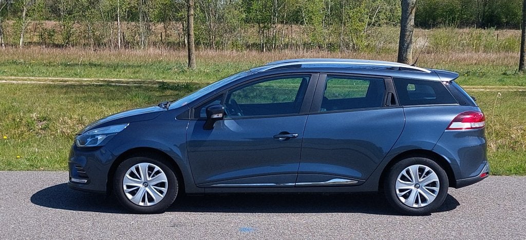 Renault Clio 0.9 TCE  Zen 90 Estate 2018 Grijs, Auto's, Renault, Voorwielaandrijving, 898 cc, 580 kg, 49 €/maand