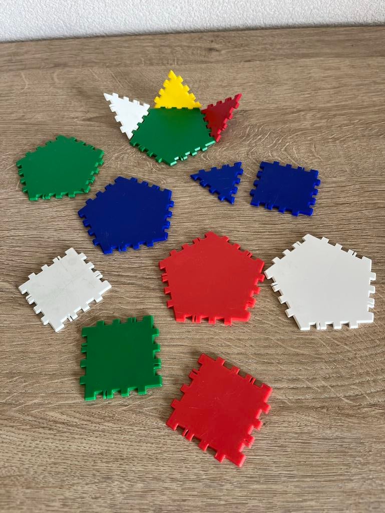 Polydron constructie speelgoed - vormen en geometrie, Kinderen en Baby's, Speelgoed | Bouwstenen, Ophalen of Verzenden, Zo goed als nieuw