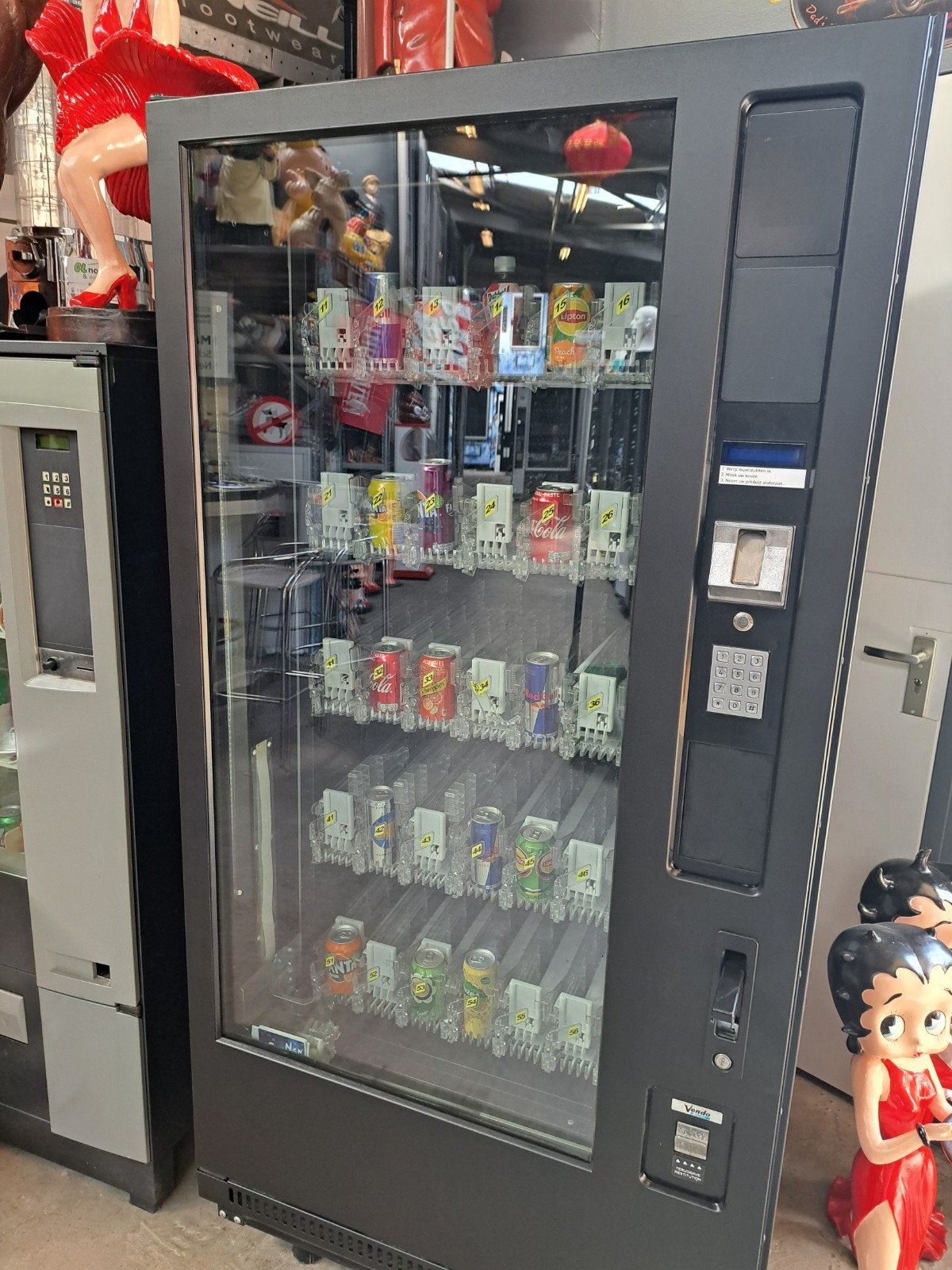 Frisdrank automaat Vendo G6 gekoeld, Verzamelen, Ophalen