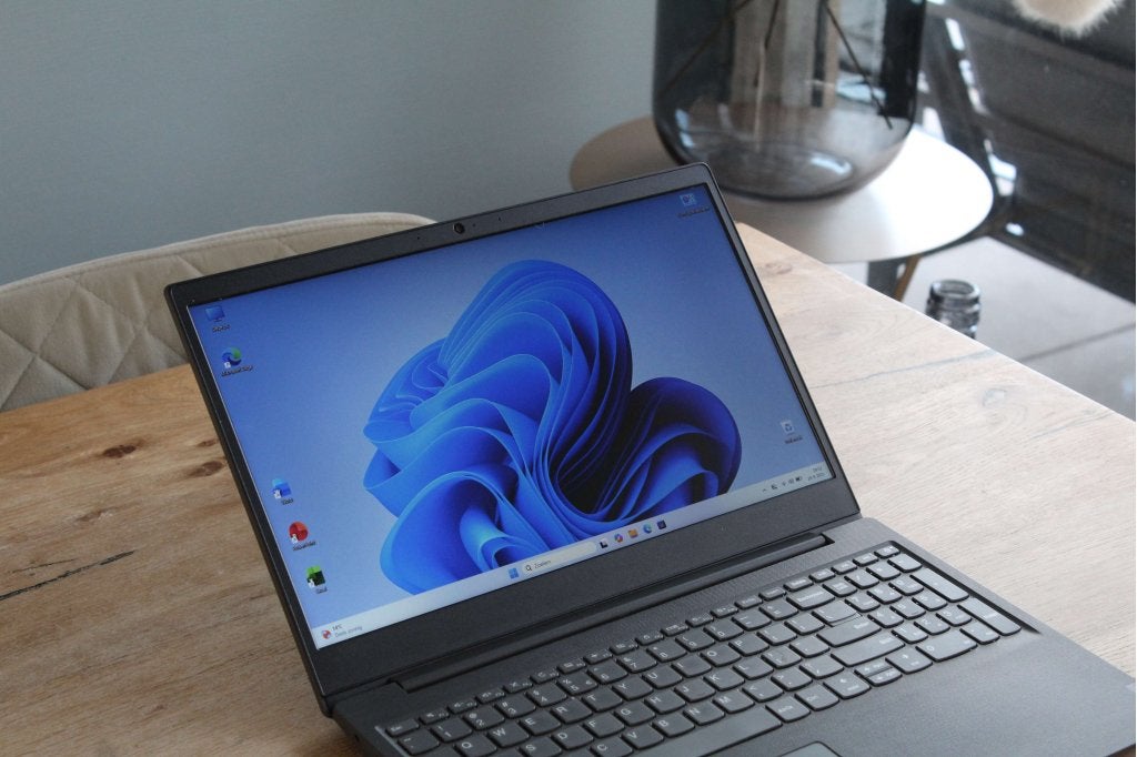 Lenovo V15-ADA - 15,6-inch - 256GB - 12GB RAM - Windows 11, Lenovo, Gebruikt, 256GB, 8 GB