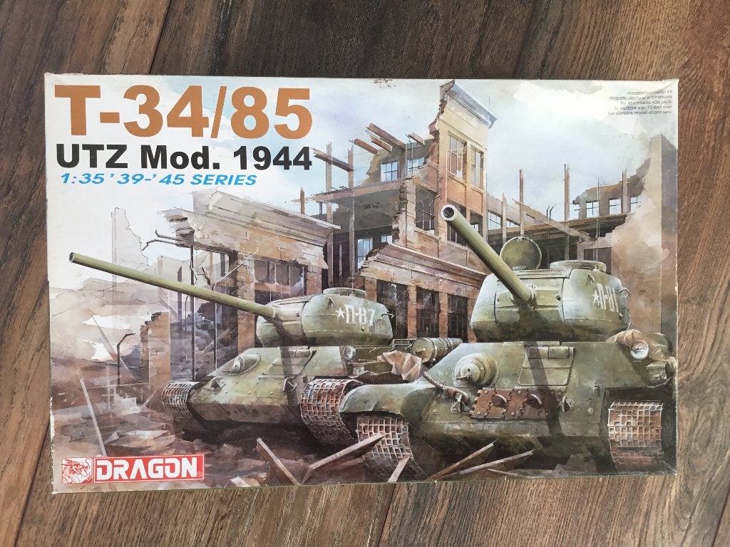 Dragon T-34/85 UTZ Mod. 1944 Tank Modelbouw Kit, Overige merken, Tank, 1:32 tot 1:50, Ophalen of Verzenden