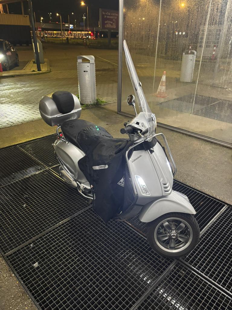 Vespa Primavera 2017 4T4V, Ophalen, Overige modellen, Maximaal 45 km/u, Zo goed als nieuw