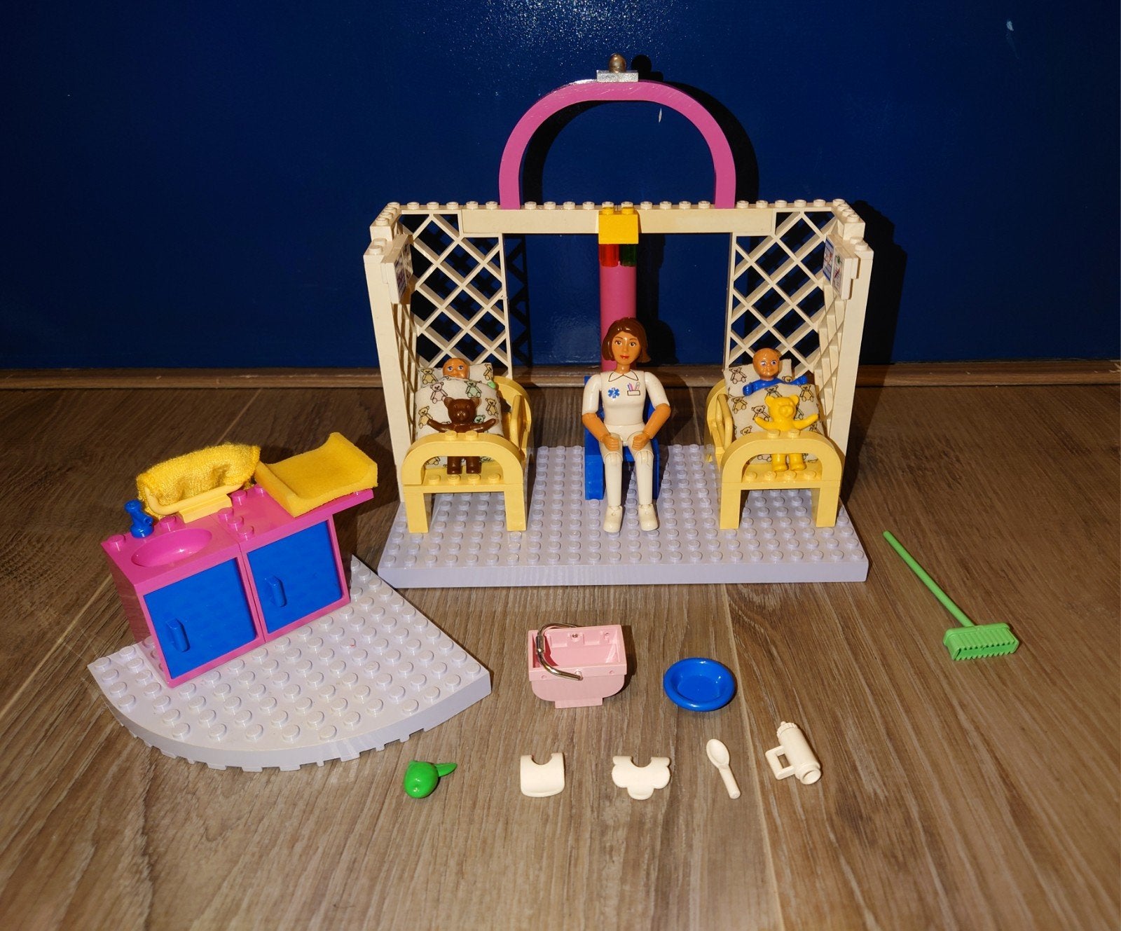 Meisjes Lego Belville set 5874 Kraamafdeling Nursery, Kinderen en Baby's, Speelgoed | Duplo en Lego, Ophalen of Verzenden, Lego