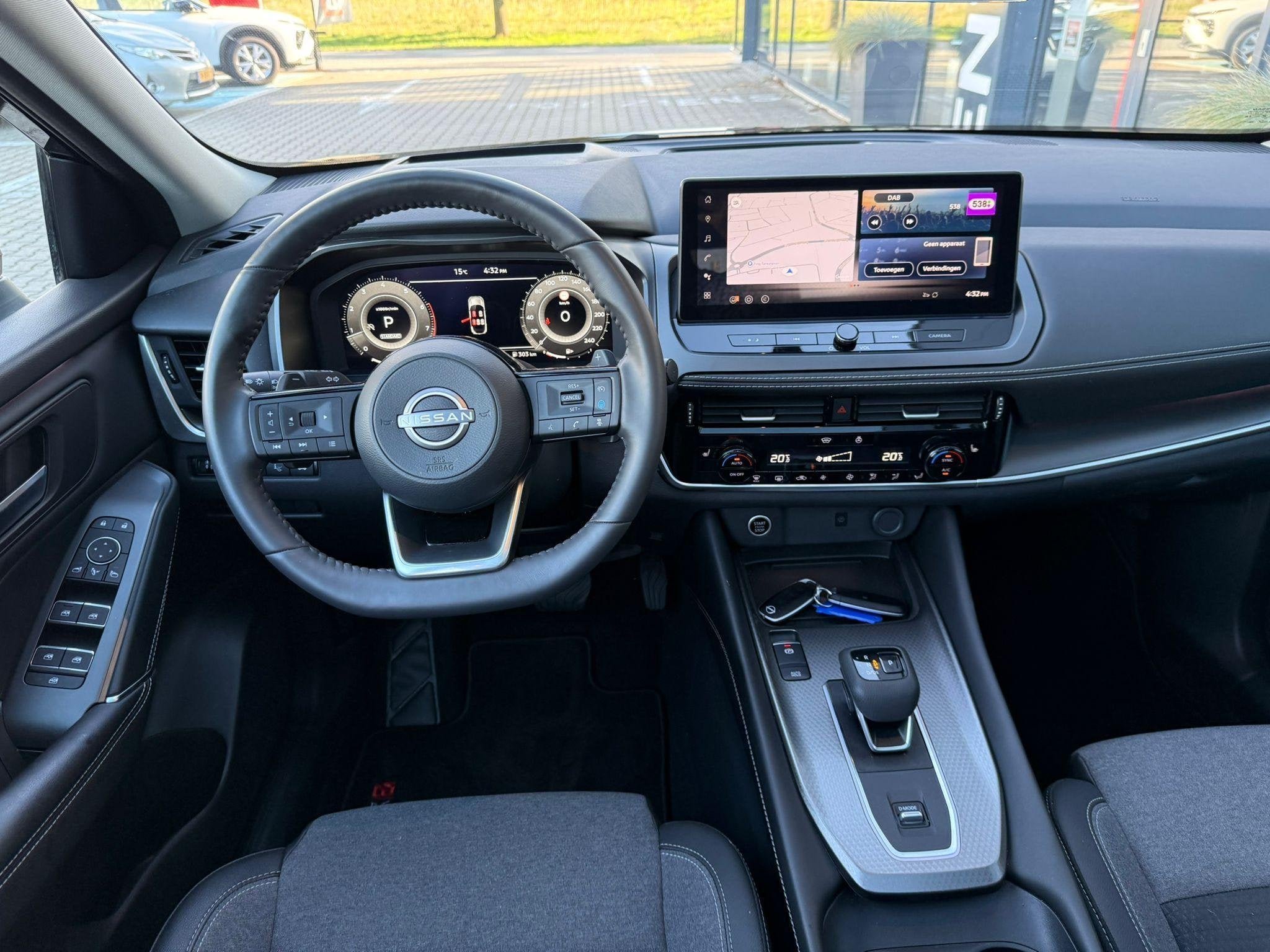 Nissan Qashqai 1.3 MHEV Xtronic N-Connecta *Cold & Easy Pack, Auto's, 12 maanden, Stof, Gebruikt, Euro 6
