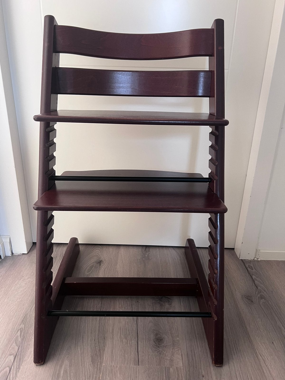Stokke tripp trapp donker bruin nieuwste versie kinderstoel, Ophalen of Verzenden, Zo goed als nieuw, Meegroeistoel