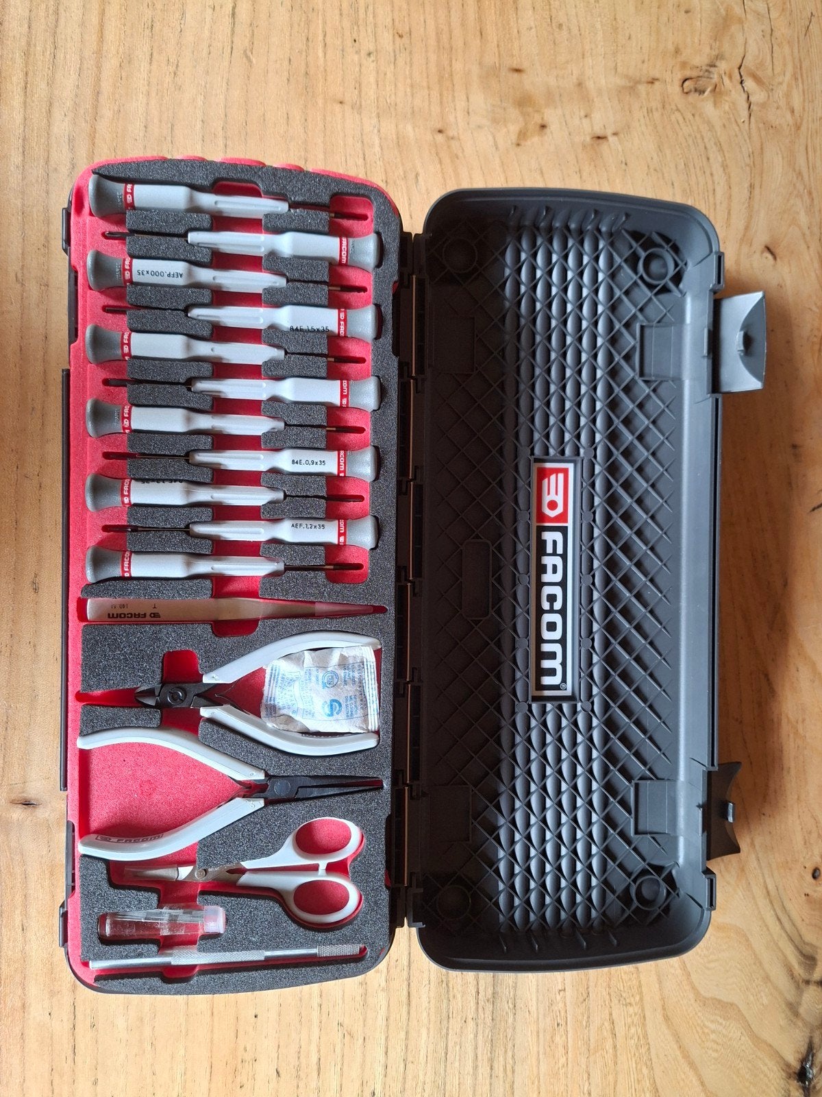 Facom MT.J1 16-delige Microtech gereedschapset met tangen, Ophalen of Verzenden, Nieuw, Gereedschapsset, Facom