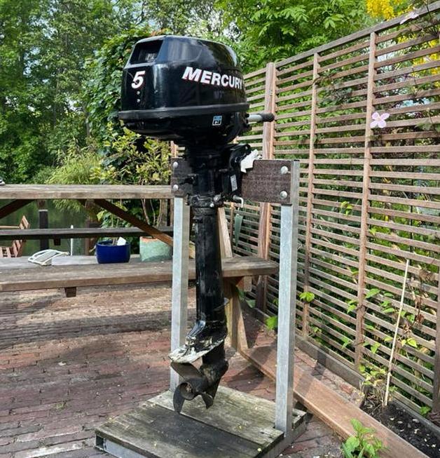 Mercury 5 pk buitenboordmotor langstaart (incl. slot & tank), Watersport en Boten, Ophalen, Zo goed als nieuw, Motor en Techniek