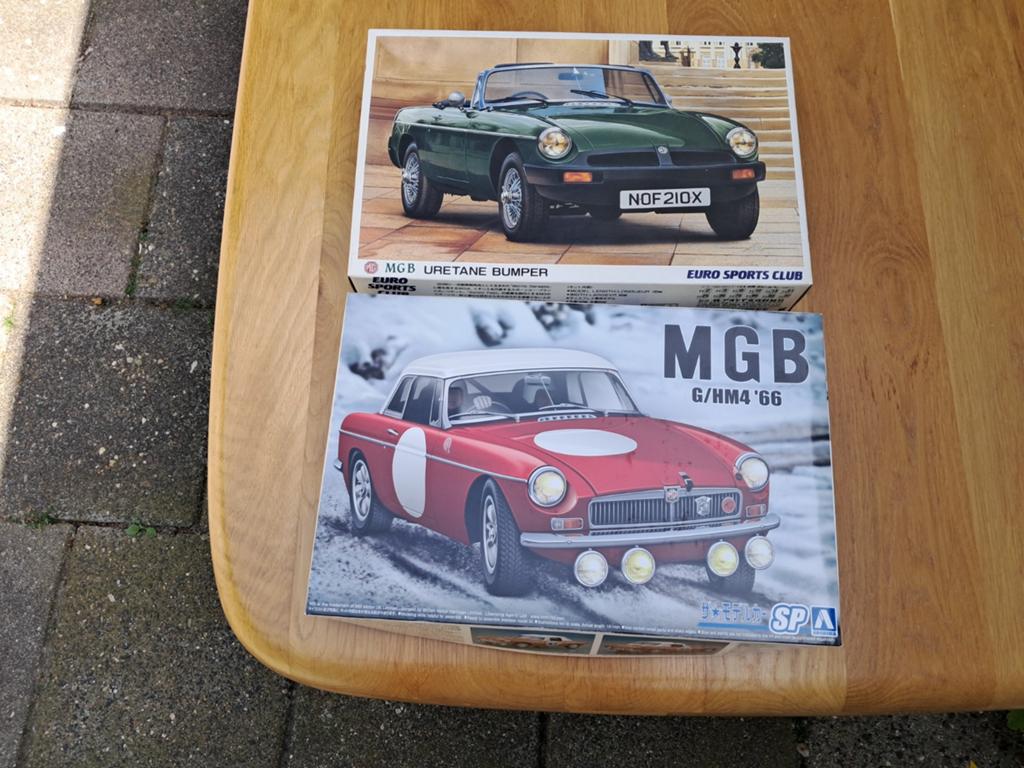 2 MGB bouwdozen adv goed lezen, Hobby en Vrije tijd, Modelbouw | Auto's en Voertuigen, Ophalen of Verzenden, Groter dan 1:32, Auto