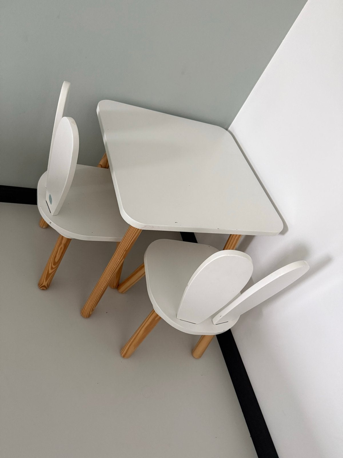 Leuke petit amelie kinder tafel met 2 stoeltjes, Ophalen of Verzenden, Gebruikt, Tafel(s) en Stoel(en)