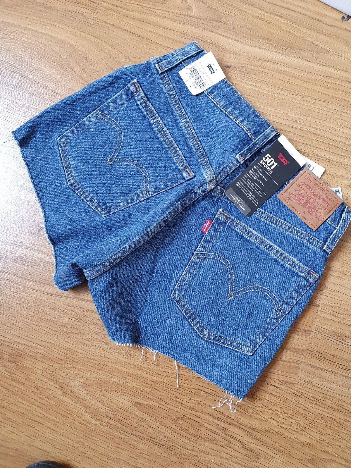 Nieuwe ! Levis Levi korte broek short jeans 26 high rise, Blauw, Nieuw, Ophalen of Verzenden, W27 (confectie 34) of kleiner