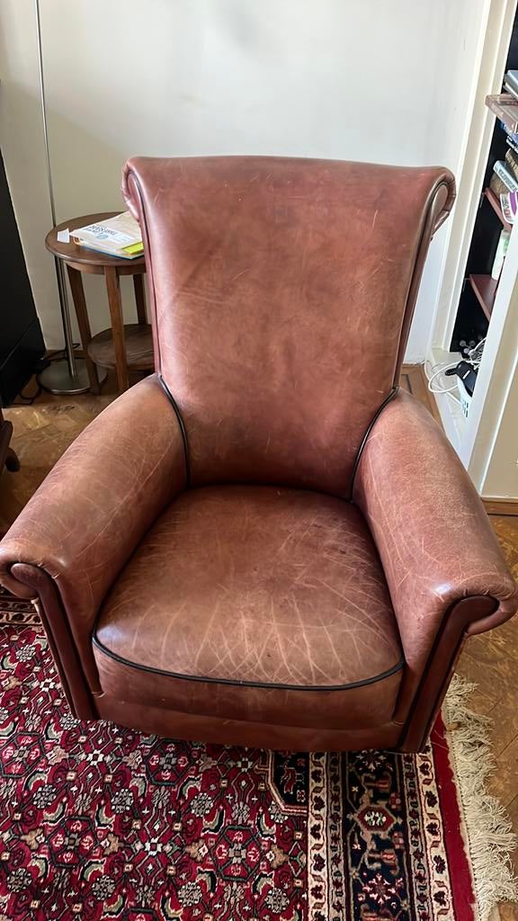 Te koop.Leren club fauteuil congnac kleur., Ophalen, Zo goed als nieuw, Bruin, Eén