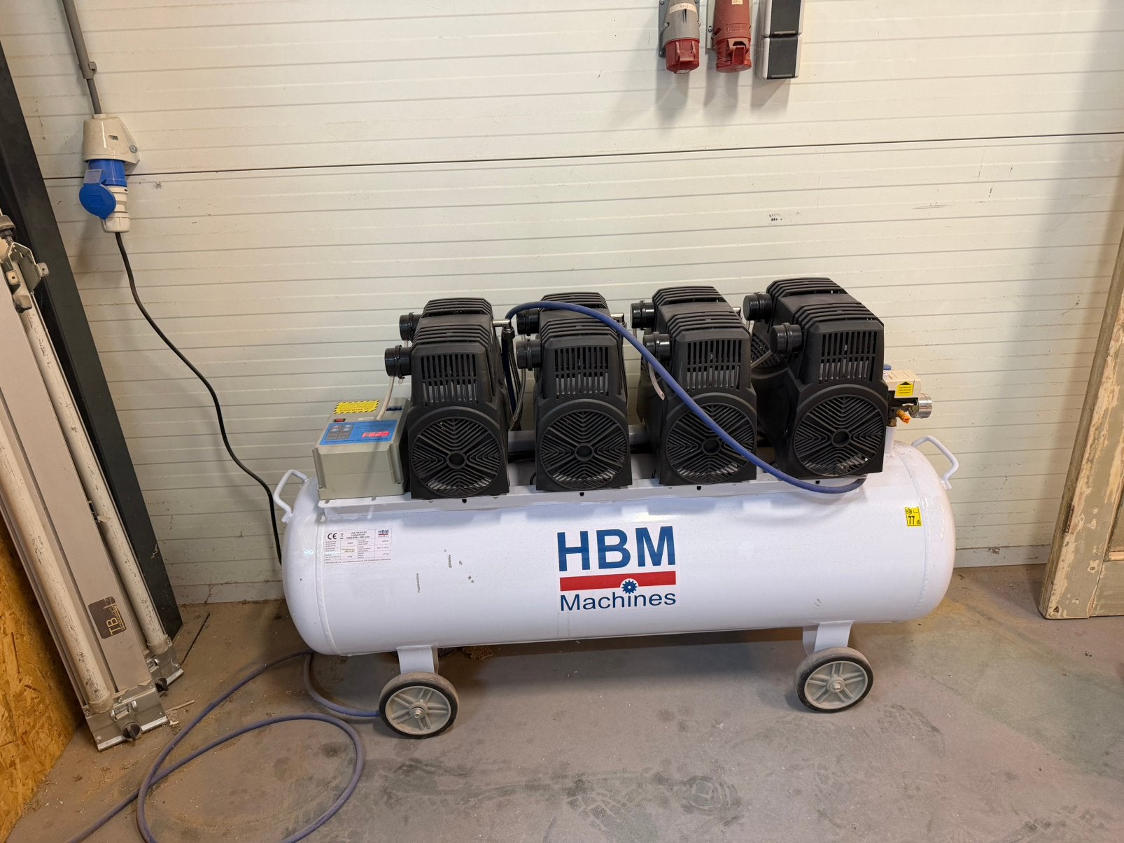 Zo goed als nieuwe hbm compressor, Doe-het-zelf en Verbouw, Compressors, Ophalen, 800 liter/min of meer, Zo goed als nieuw, Olievrij