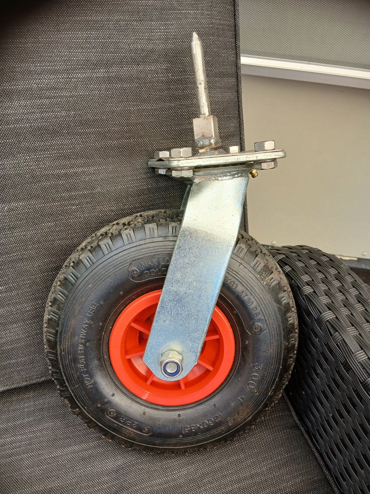 Te koop zwenkwiel voor transport hengelsport, Watersport en Boten, Hengelsport | Witvissen, Ophalen of Verzenden, Zo goed als nieuw