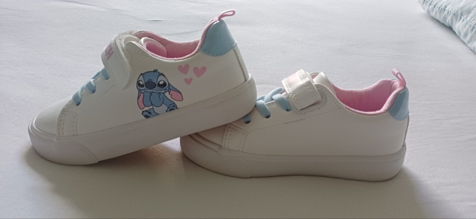 Nieuwe stitch schoenen 25-26, Kinderen en Baby's, Kinderkleding | Schoenen en Sokken, Meisje, Schoenen, Nieuw, Ophalen of Verzenden